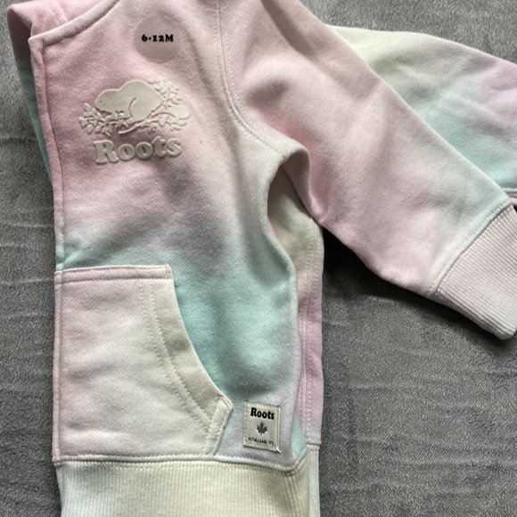 Sold Elsewhere NWT Roots Zip Hoodie 6-12m - Picture 3 of 3